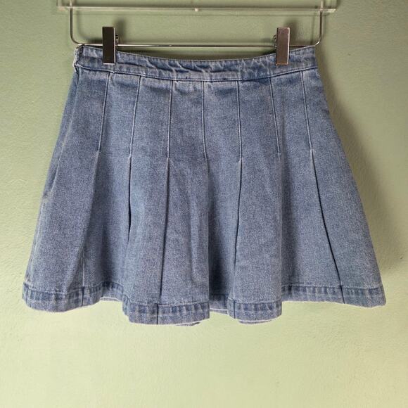 Forever21 Womens Pleated Denim Mini Skirt Size Small - Picture 2 of 5